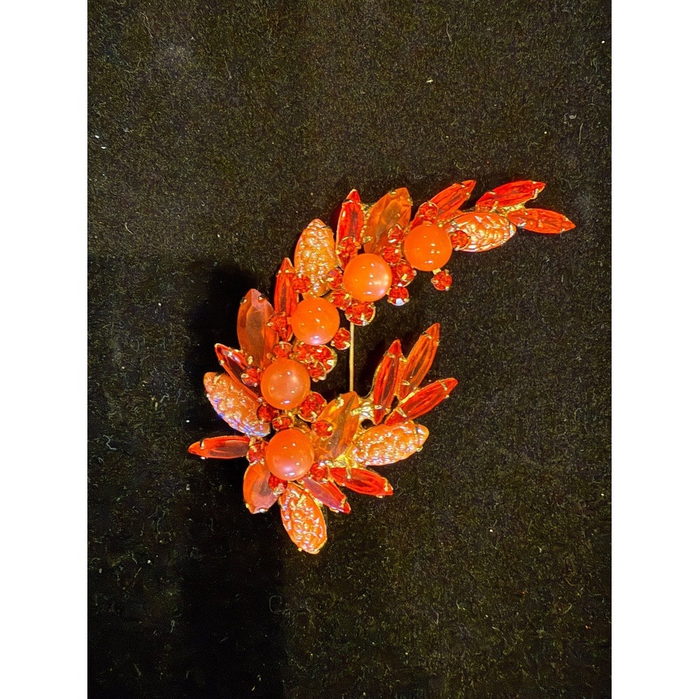 Juliana Brooch